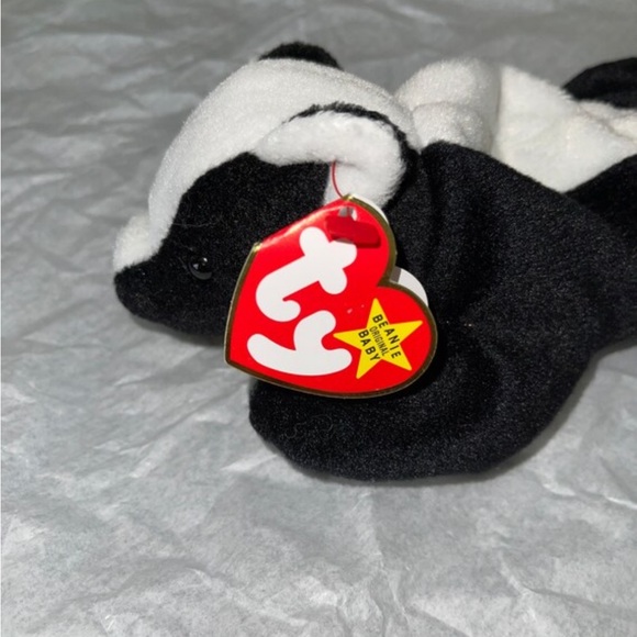 STINKY | Vtg Ty Original Beanie Baby 1995 Stinky the Skunk - Picture 2 of 9